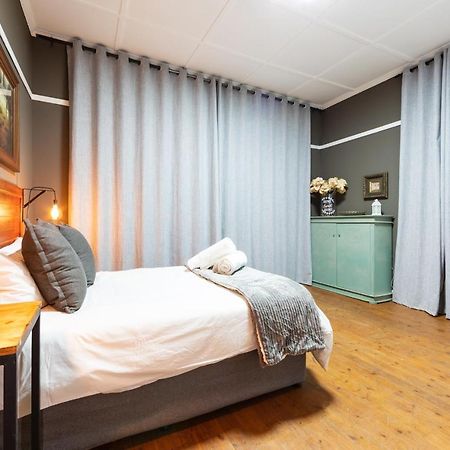 Royal Tree Guest House Почефструм Екстер'єр фото