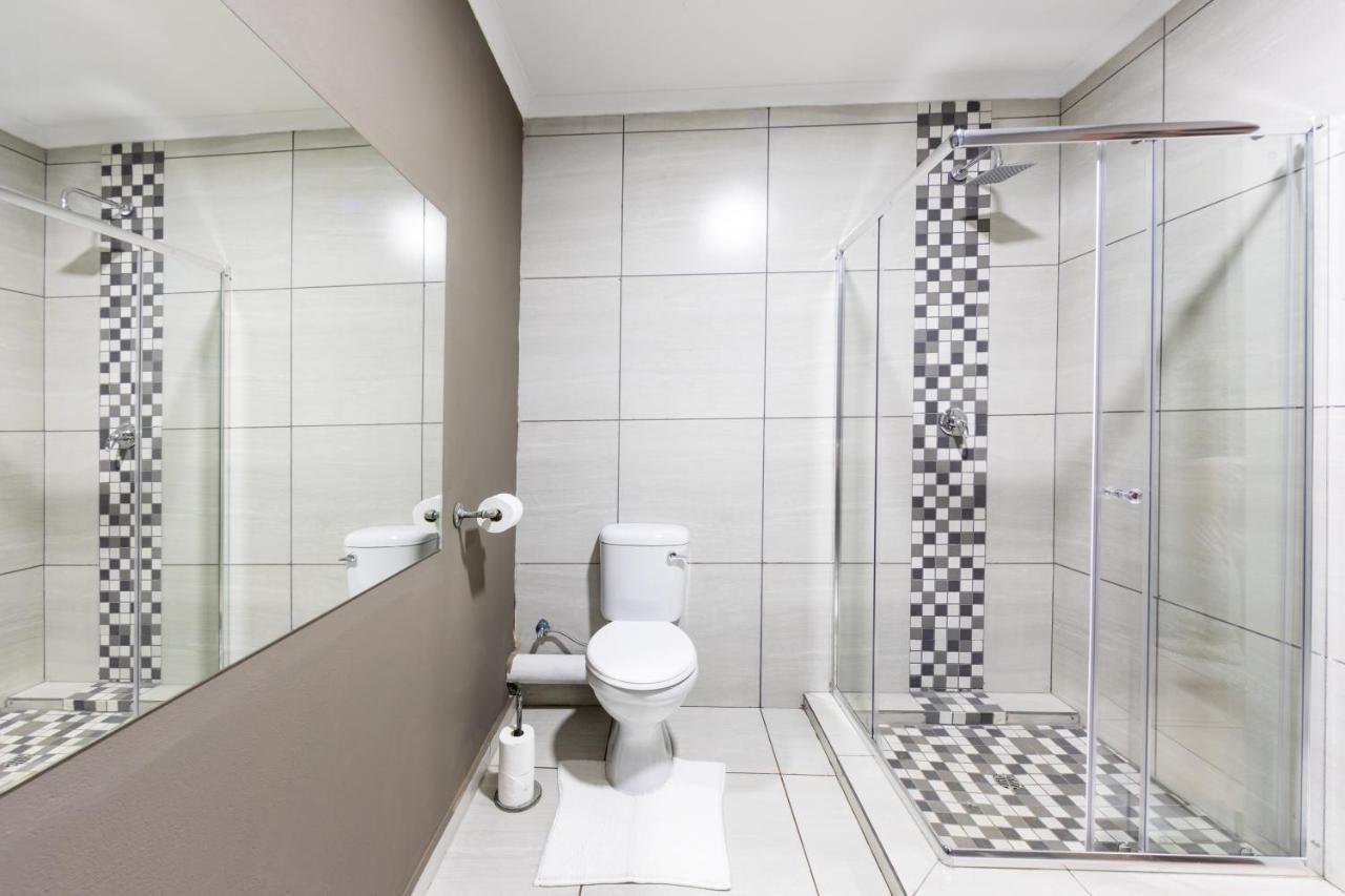 Royal Tree Guest House Почефструм Екстер'єр фото